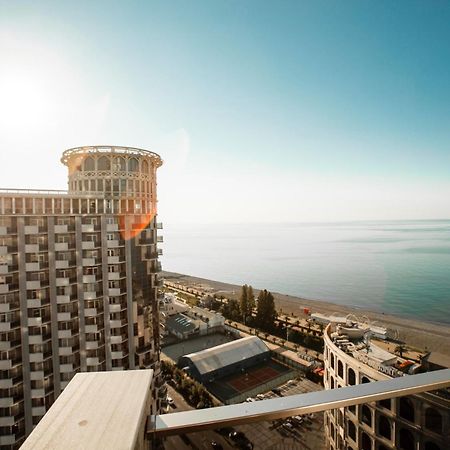 Aparthotel Holiday Lux Batumi Bagian luar foto