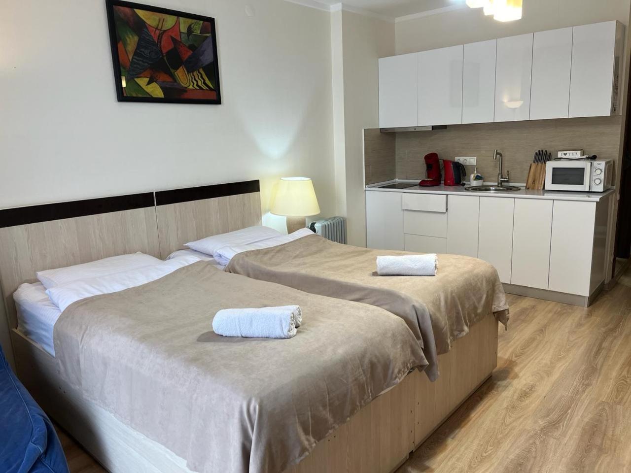 Aparthotel Holiday Lux Batumi Bagian luar foto
