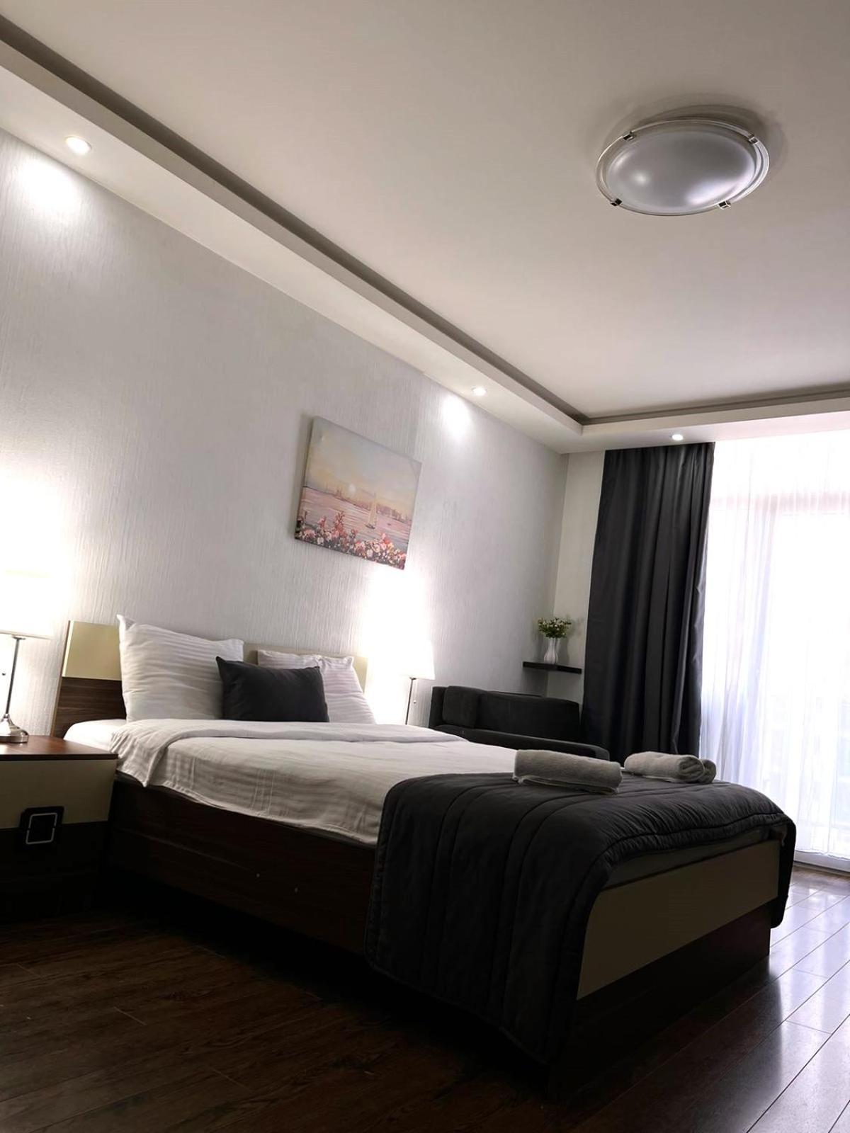 Aparthotel Holiday Lux Batumi Bagian luar foto