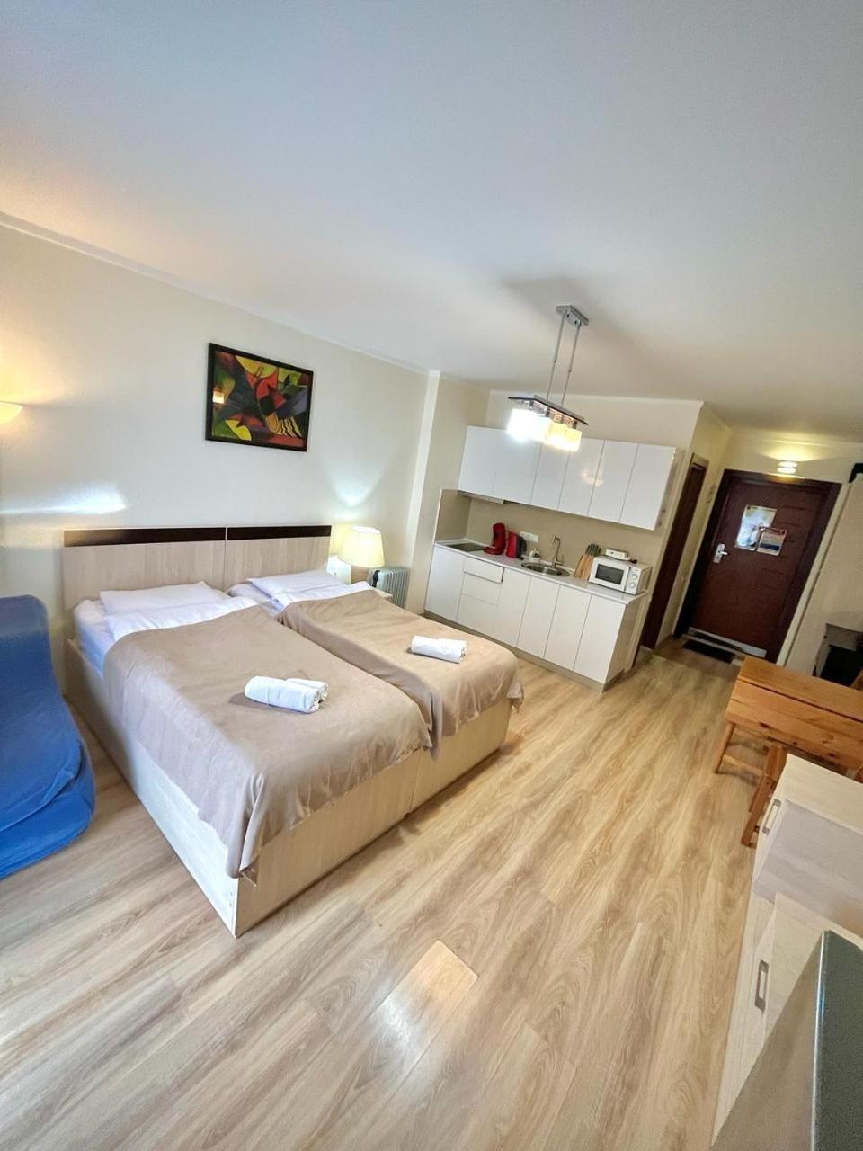 Aparthotel Holiday Lux Batumi Bagian luar foto